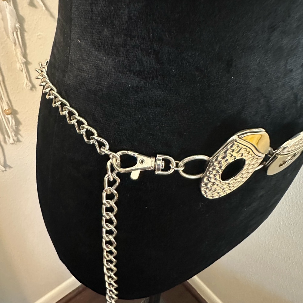 Mod Silver Chain Link Belt - Picture 7 of 16